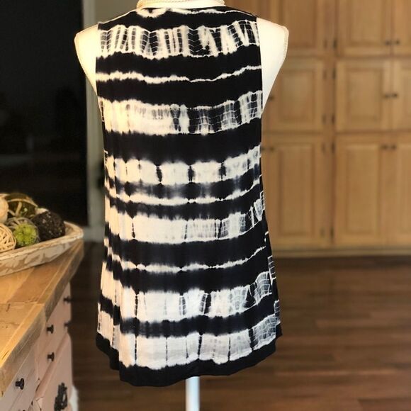 COPY - Kenar Tie-Dyed Beaded Tank Top - Picture 4 of 6